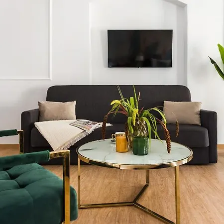 Gallery 7 - 4 Апартаменты *